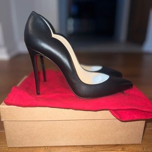 **SOLD** Christian Louboutin Hot Chick 100 Nappa Leather
